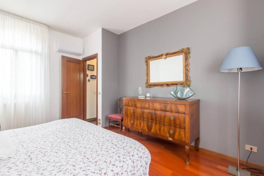 Dadahome Elegante Appartamento Vicino Al Centro Treviso Luaran gambar